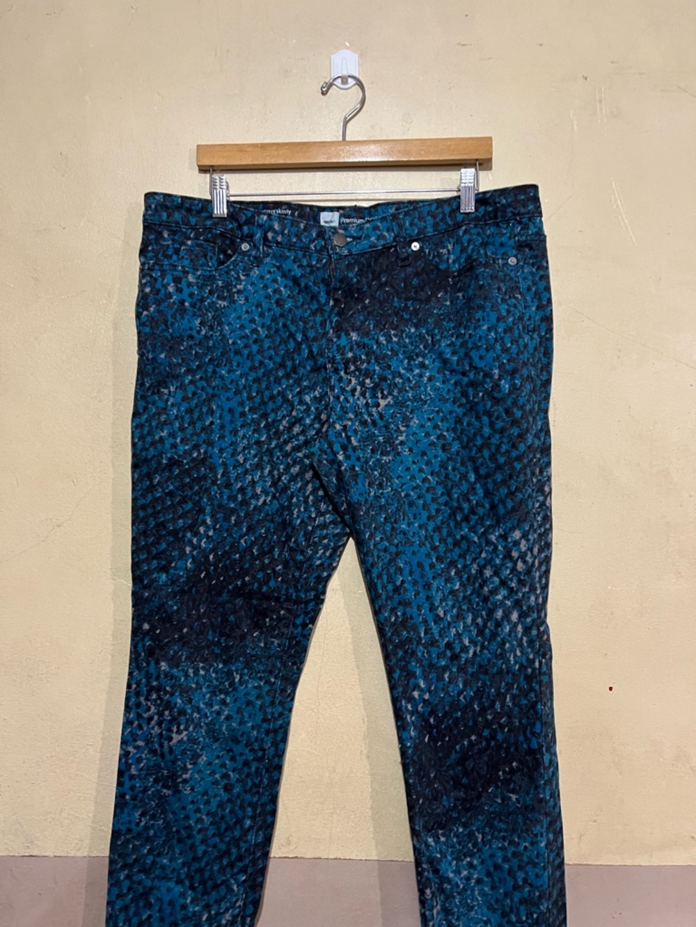 98% cotton Stylish Teal Patterned women Jeans